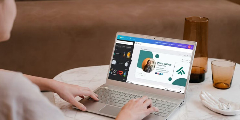 بعد از ساخت پاورپوینت با کانوا، چگونه آن را دانلود کنیم؟